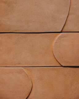 BLENDED SHAPES

For CONTREPOINT, I wanted to reveal the making of my collaboration with @fornacebrioni , exploring the expressive and sculptural qualities of cotto.

From shaping to firing, these images trace the creation of the pieces that will be presented in the Sculpture studio at the Musée Bourdelle, where clay, moulds and making gestures extend the dialogue between contemporary design and sculptural heritage.

CONTREPOINT
Anthony Guerrée at the Musée Bourdelle
8–27 September 2026
Musée Bourdelle

FORMES MÊLÉES

Pour CONTREPOINT, j’ai souhaité dévoiler les coulisses de ma collaboration avec Fornace Brioni, autour d’une recherche commune sur les qualités plastiques et expressives du cotto.

Du façonnage aux cuissons, ces images racontent la naissance des pièces qui seront présentées dans l’atelier de sculpture du musée Bourdelle, où la terre, les moules et les gestes de fabrication prolongent le dialogue entre design contemporain et patrimoine sculptural.

#contrepoint #parisdesignweek #museebourdelle #fornacebrioni