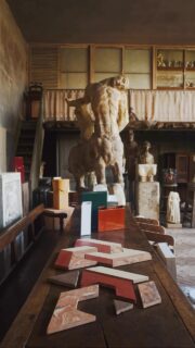 CONTREPOINT I Formes mêlées

Développées avec @fornacebrioni ces recherches explorent le mélange de différentes terres pour créer des formes et des textures singulières.

Présentés dans l’atelier de sculpture du musée Bourdelle, les objets, les surfaces et les moules dialoguent avec les œuvres d’Antoine Bourdelle.

À découvrir jusqu’au 27 septembre 2026.

Developed with Fornace Brioni, these explorations investigate the combination of different clays to create original forms and textures.

Displayed in the Musée Bourdelle’s sculpture studio, the objects, surfaces and moulds enter into dialogue with Bourdelle’s works.

On view until 27 September 2026.

📷  @gabriel_amiand 

#parisdesignweek2026 #muséebourdelle #anthonyguerrée #fornacebrioni